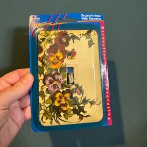 NWT Leviton 89001-VIN Flower Vine 1-Gang Toggle Switch Metal Wallplate Cover